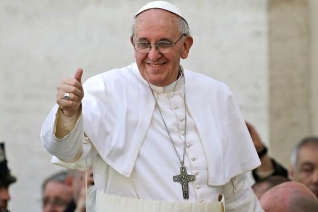 Le Pape François, accorde sa bénédiction  à Isaac Hammouch, pour l&rsquo;organisation de la troisième édition de la Journée Internationale de la paix. 