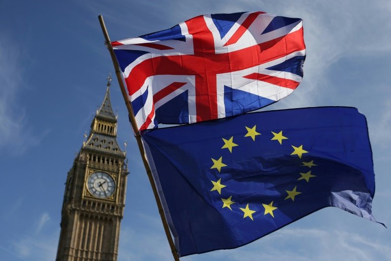 Brexit: Theresa May tente de vendre à son cabinet un projet d&rsquo;accord