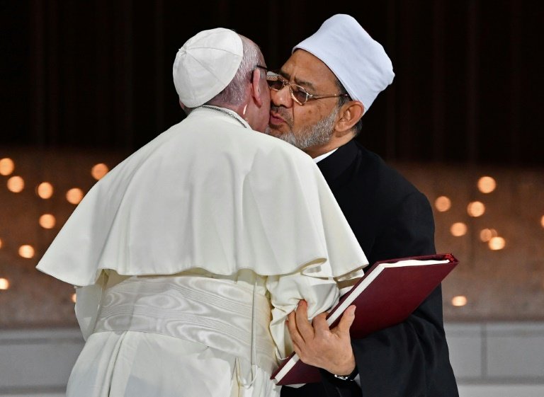 Le pape et l&rsquo;imam d&rsquo;Al-Azhar appellent à la fraternité et à la liberté de croyance