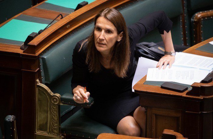 Sophie Wilmès répond aux critiques
