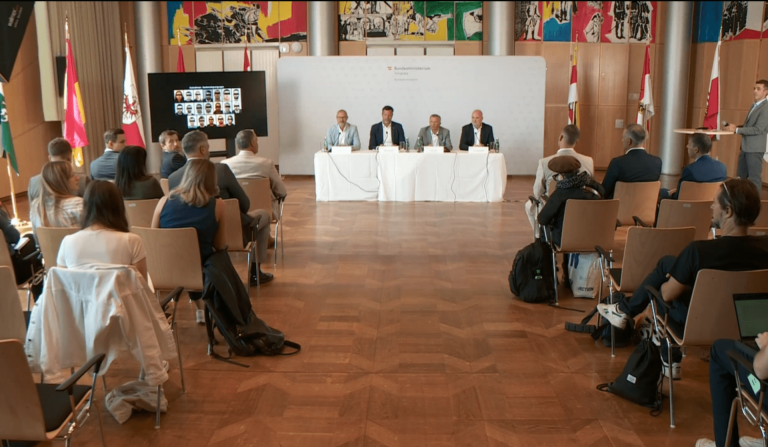 Quatre agresseurs suspects de distributeurs automatiques de billets arrêtés dans un retrait coordonné – un groupe ciblé d&rsquo;action transfrontalière prétendument responsable des vols de distribution de billets avec des explosifs solides en Allemagne et en Autriche