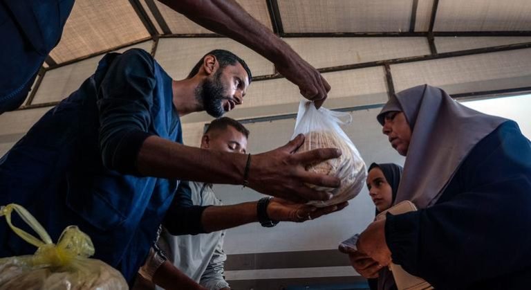 Le plan de paix à Gaza est « à un moment précaire » alors que les massacres se poursuivent des deux côtés