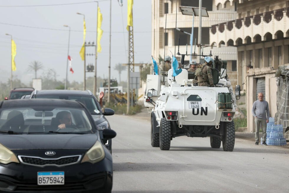 Des soldats français de la Finul patrouillent le 18 avril 2026 à Qasmiyeh, dans le sud du Liban