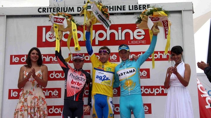 Christophe Moreau, vainqueur du Critérium du Dauphiné 2007, entouré de l'Australien Cadel Evans (à gauche) et du Kazakhstanais Andrey Kashechkin, le 17 juin 2007. (TEAMSHOOT TEAMSHOOT)