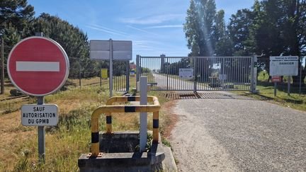 Le futur site de mégaferme de saumons de Pure Salmon, à Verdon-sur-Mer, en Gironde. (CAROLINE FELIX / FRANCEINFO / RADIO FRANCE)
