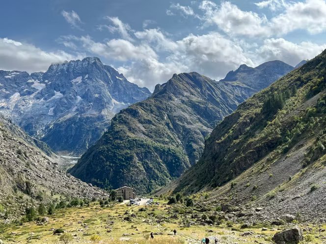 Enregistrement d’ambiances et rencontre avec des randonneurs au col du Gioberney, en septembre 2025.