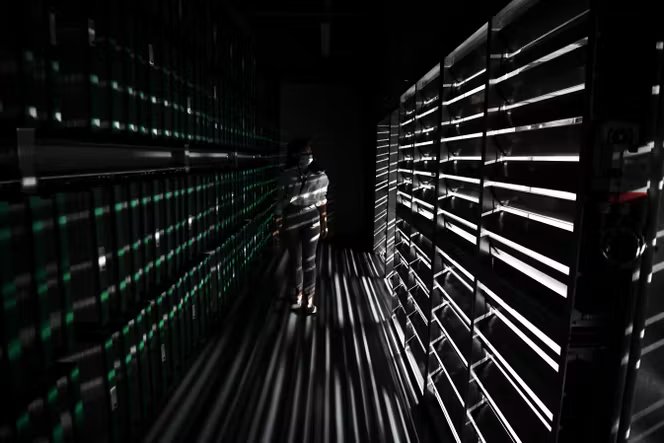 Dans le centre de données Scaleway, filiale du groupe français Iliad, à Saint-Ouen-l’Aumône (Val-d’Oise), le 9 juillet 2021.