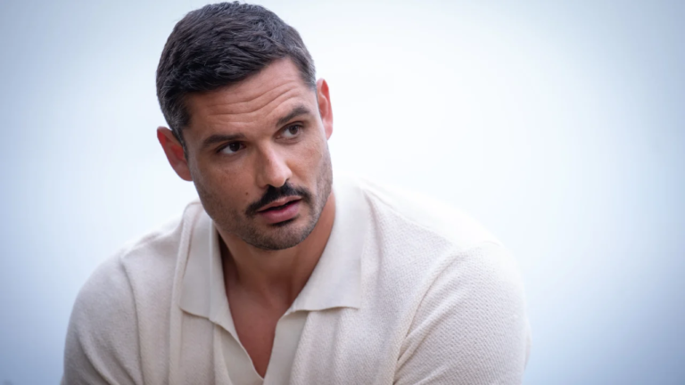 A priori : Florent Manaudou (Jim) quitte-t-il vraiment la série au terme de la saison 2 ?