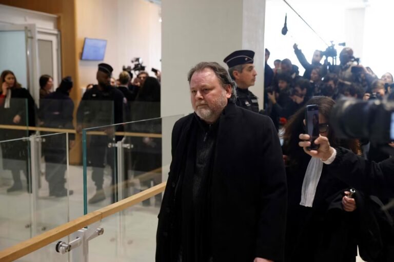 Agressions sexuelles contre Adèle Haenel : Christophe Ruggia condamné en appel à cinq ans de prison, dont deux ferme sous bracelet électronique