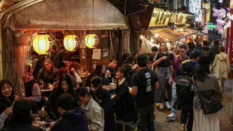 Au Japon, des pass prioritaires permettent de manger au restaurant sans faire la queue