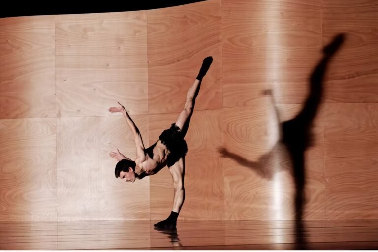 Avec « Quintett », « Trio » et « Enemy in the Figure », la déflagration Forsythe au Théâtre de la Ville à Paris