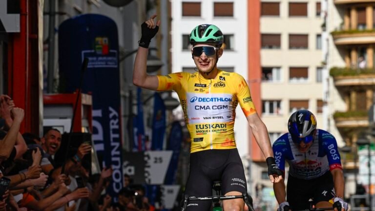 Cyclisme : troisième victoire pour Paul Seixas sur le Tour du Pays basque, large leader au classement général à la veille de la dernière étape