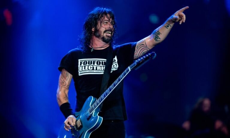 Foo Fighters : « Of All People », le single rageur sur la mortalité