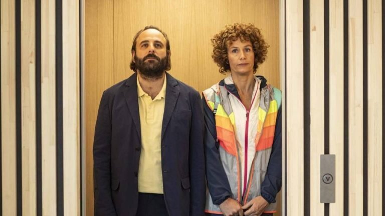 La Poupée est-il un bon film ? Que pensent les spectateurs de cette comédie moderne avec Vincent Macaigne ?
