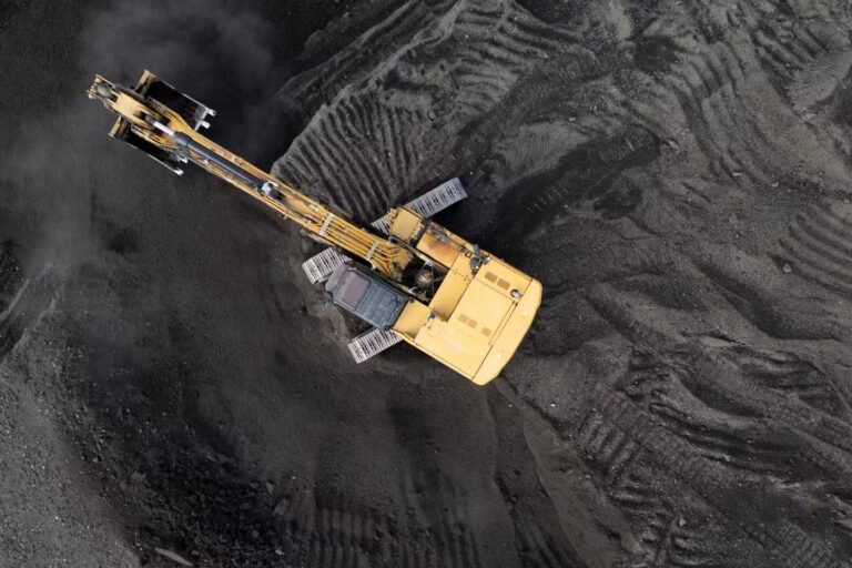 « La remise en cause de l’objectif de zéro artificialisation nette introduit du désordre là où les élus locaux ont construit de la cohérence » : la tribune des ex-ministres Agnès Pannier-Runacher et Christophe Béchu