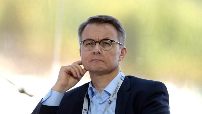 Le patron de Coopérative U met en garde les industriels qui souhaiteraient renégocier les prix alors que les consommateurs ont déjà "basculé massivement" vers les marques distributeurs
