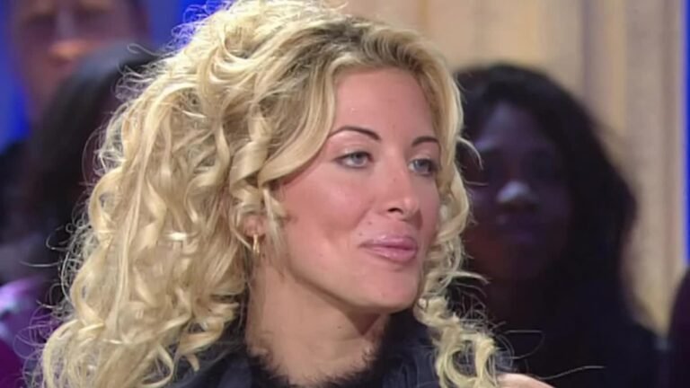 Loana : sa fille Mindy, que beaucoup ont cru voir aux obsèques, était finalement aux abonnés absents