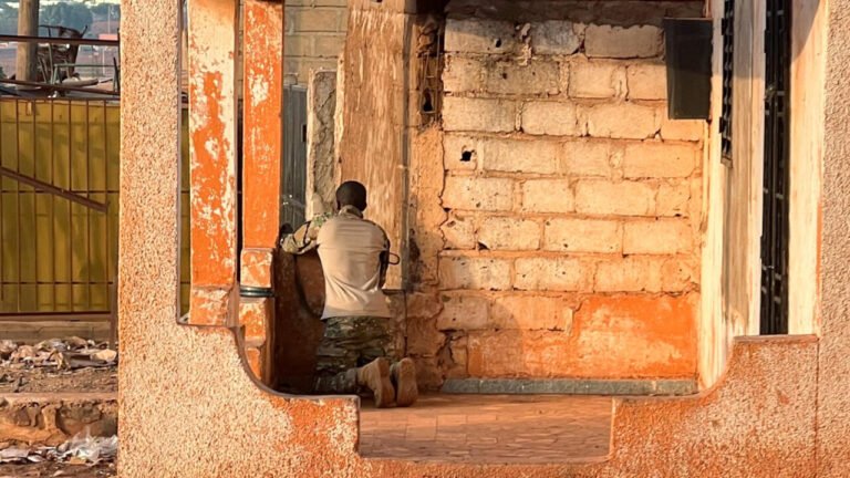 Mali en direct : les jihadistes du JNIM revendiquent des attaques coordonnées avec les rebelles touaregs