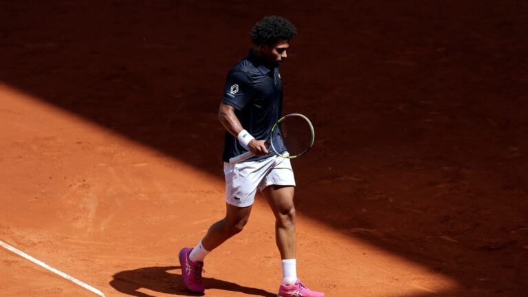 Masters 1000 de Madrid : en difficulté mais renversant, le numéro 1 français Arthur Fils valide son billet pour le troisième tour