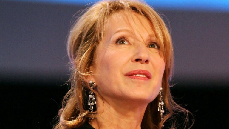 Mort de Nathalie Baye : les chaînes bouleversent leurs programmes pour rendre hommage à l'actrice