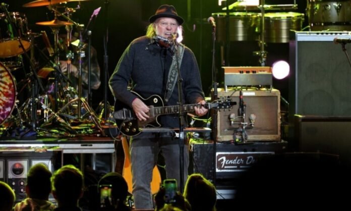 Neil Young : trois chansons de 1963 sur son prochain album