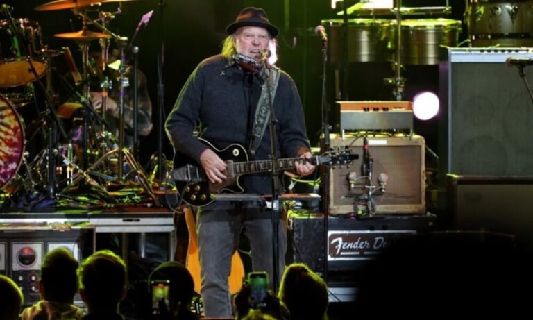 Neil Young : trois chansons de 1963 sur son prochain album