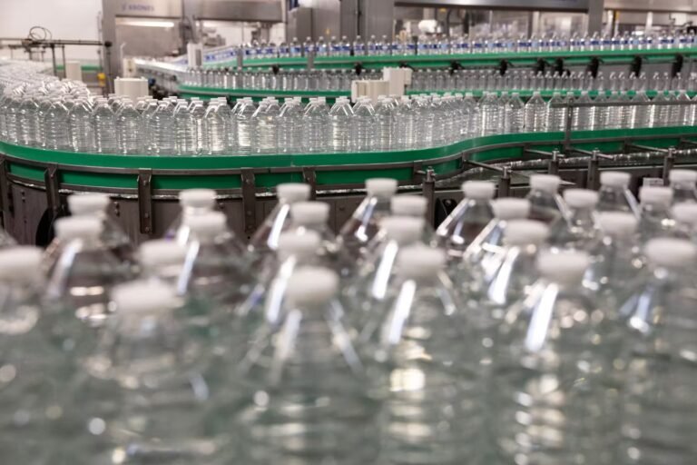 PFAS : des polluants « éternels » détectés dans trois sources d’eau minérale en Ardèche et dans la Loire
