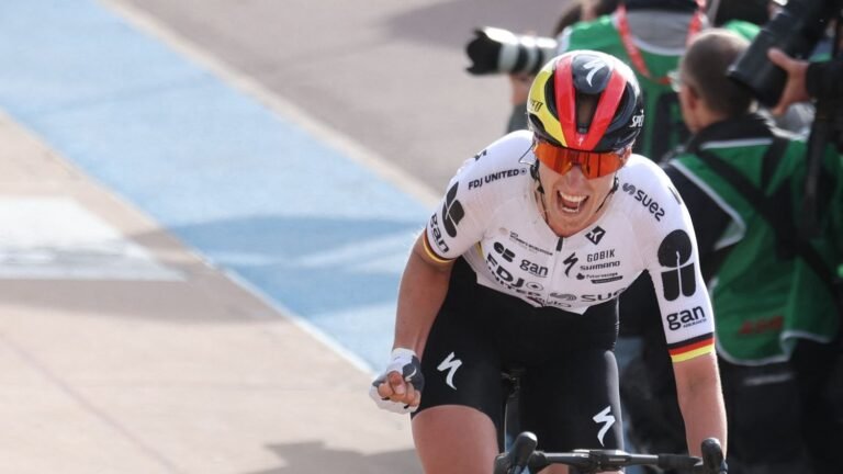 Paris-Roubaix 2026 : Franziska Koch remporte au sprint la course féminine, devant Marianne Vos et Pauline Ferrand-Prévôt