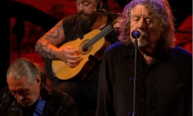 Robert Plant revisite « Ramble On » de Led Zeppelin chez Colbert avec son groupe Saving Grace