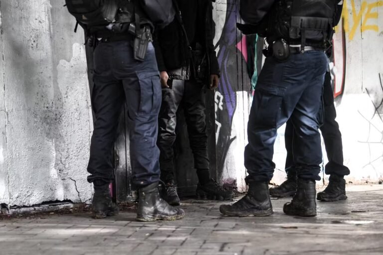 Sarcelles : garde à vue levée pour les trois policiers soupçonnés de violences et viol