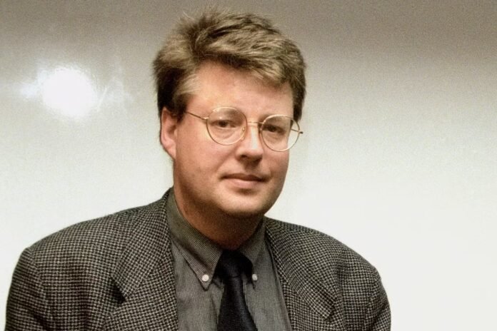« Stieg Larsson (1954-2004), avant “Millénium”, le militant avant l’écrivain » : retour sur le parcours d’un homme engagé contre l’extrême droite
