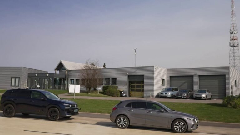 Système de freinage automatique, aides à la conduite… ces options sur les voitures peuvent réduire les accidents