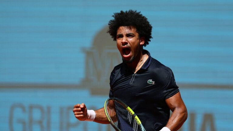 Tennis : Arthur Fils écarte Jiri Lehecka et retrouvera Jannik Sinner en demi-finale du tournoi de Madrid