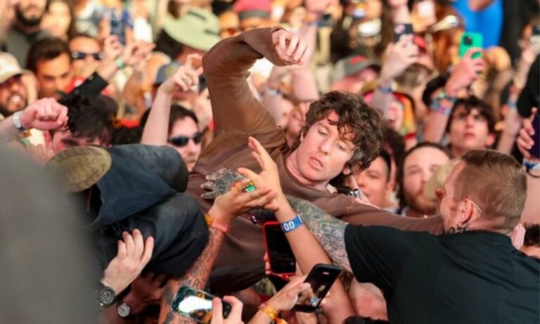 Turnstile ouvre son set à Coachella avec une vidéo du père de Brendan Yates, visé par une tentative de meurtre