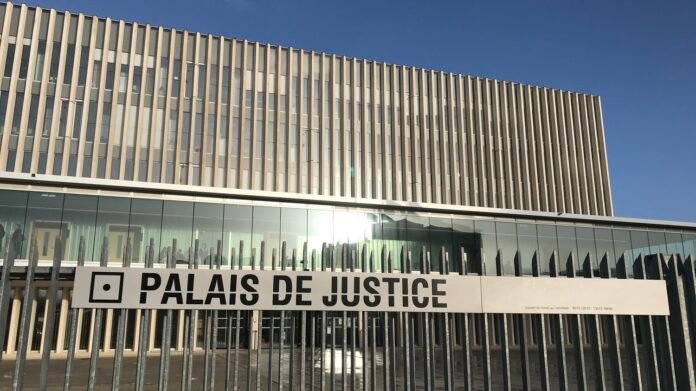Un ex-entraîneur de football de Caen, soupçonné de viols sur plusieurs joueuses, interpellé et placé en garde à vue Un ex-entraîneur de football de Caen, soupçonné de viols sur plusieurs joueuses, interpellé et placé en garde à vue