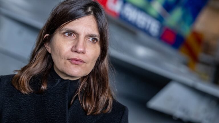 Une frégate près du Charles de Gaulle localisée grâce à un traceur Bluetooth: la ministre déléguée aux Armées assure que "c'est parfois l'objectif qu'ils soient vus"