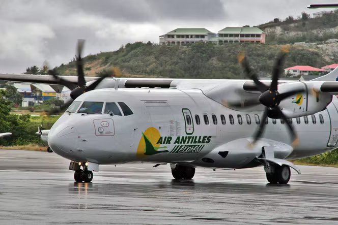 Un avion d’Air Antilles, à Marigot (Saint-Martin), en mars 2011.