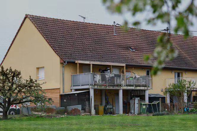 La maison du père du garçon de 9 ans secouru après avoir vécu enfermé dans une camionnette depuis 2024, à Hagenbach (Alsace), le 11 avril 2026.