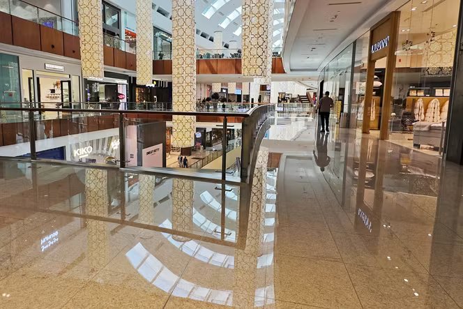 Dans le centre commercial Dubai Mall, à Dubaï (Emirats arabes unis), le 5 mars 2026. 