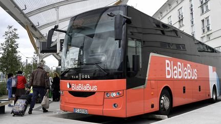 Un car de la compagnie BlaBlaBus à la gare routière de Rennes (photo d'illustration). (MARC OLLIVIER / MAXPPP)