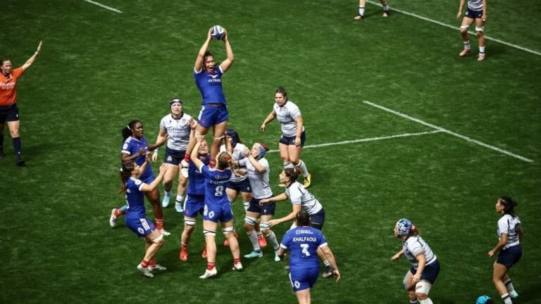 "J'ai repris plaisir à jouer avec l'équipe de France"… Premier pari réussi pour François Ratier, sélectionneur des Bleues du rugby, face à l'Italie