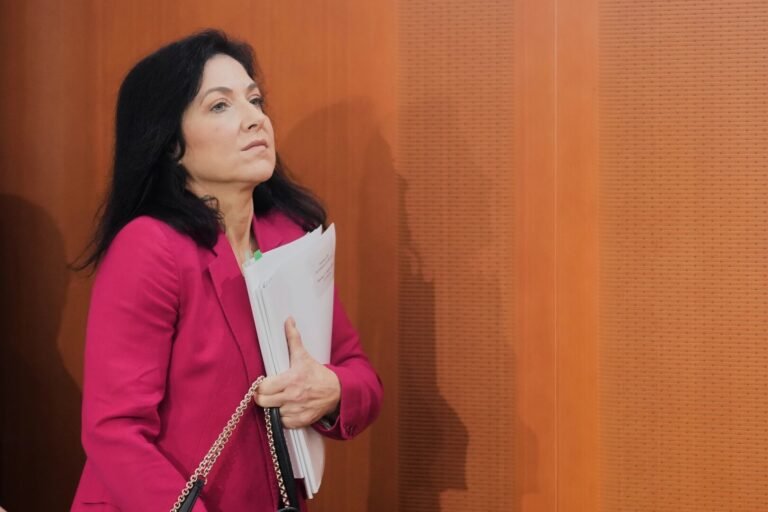 "لدينا كنز هائل تحسدنا عليه واشنطن".. وزيرة الاقتصاد الألمانية تحدد ركيزة مستقبل الصناعة في بلادها