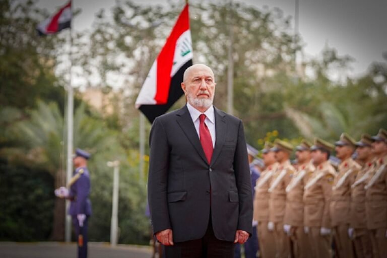 الرئيس العراقي يدعو إلى دعم السياسات النقدية للبنك المركزي