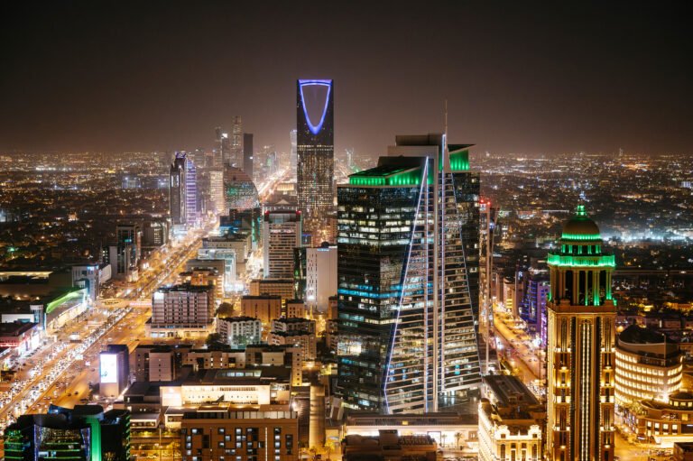 بالأرقام والنسب.. أبرز ما جاء في التقرير السنوي لرؤية السعودية 2030