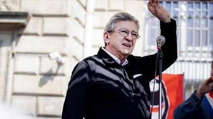 Jean-Luc Mélenchon, leader de La France insoumise, lors de la manifestation du 1er-Mai à Paris, le 1er mai 2026. (VIRGINIE HAFFNER / HANS LUCAS / AFP)