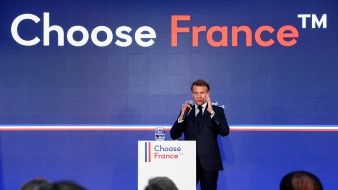 A la veille du neuvième sommet Choose France, le bilan de la réindustrialisation reste en question (l'industrie pèse 10% du PIB)