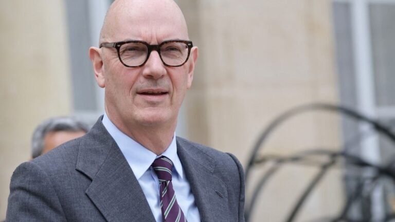 Carburants : l'aide aux "grands rouleurs" parviendra par virement bancaire "dans les dix jours", précise le ministre de l'Économie