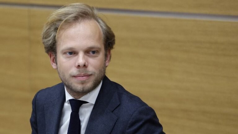 DIRECT. Audiovisuel public : "Demander des comptes, ce n'est pas régler ses comptes", se défend Charles Alloncle