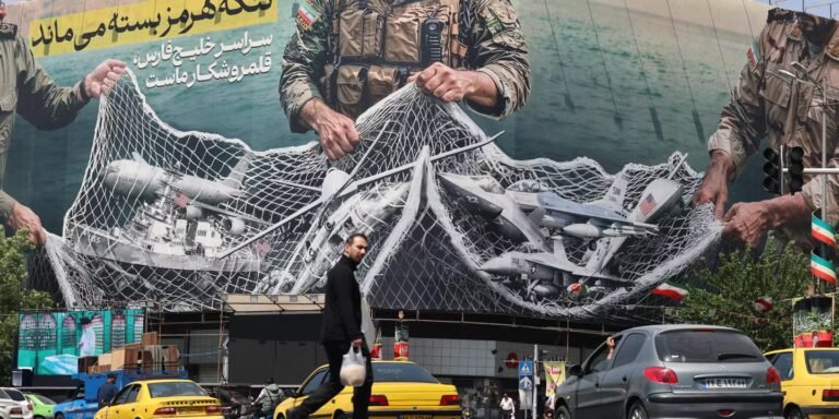 EN DIRECT, guerre au Moyen-Orient : l’Iran menace d’attaquer l’armée américaine si elle s’approche du détroit d’Ormuz alors que le début de l’opération d’escorte annoncée par Donald Trump est prévu pour lundi matin