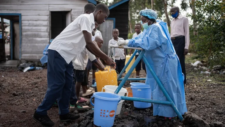 Ebola en RDC : la riposte sanitaire est entravée par les conflits et le manque de moyens
